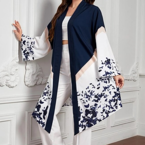 Beautiful woman leaf 🍁 print belted coat - Picture 5 of 8